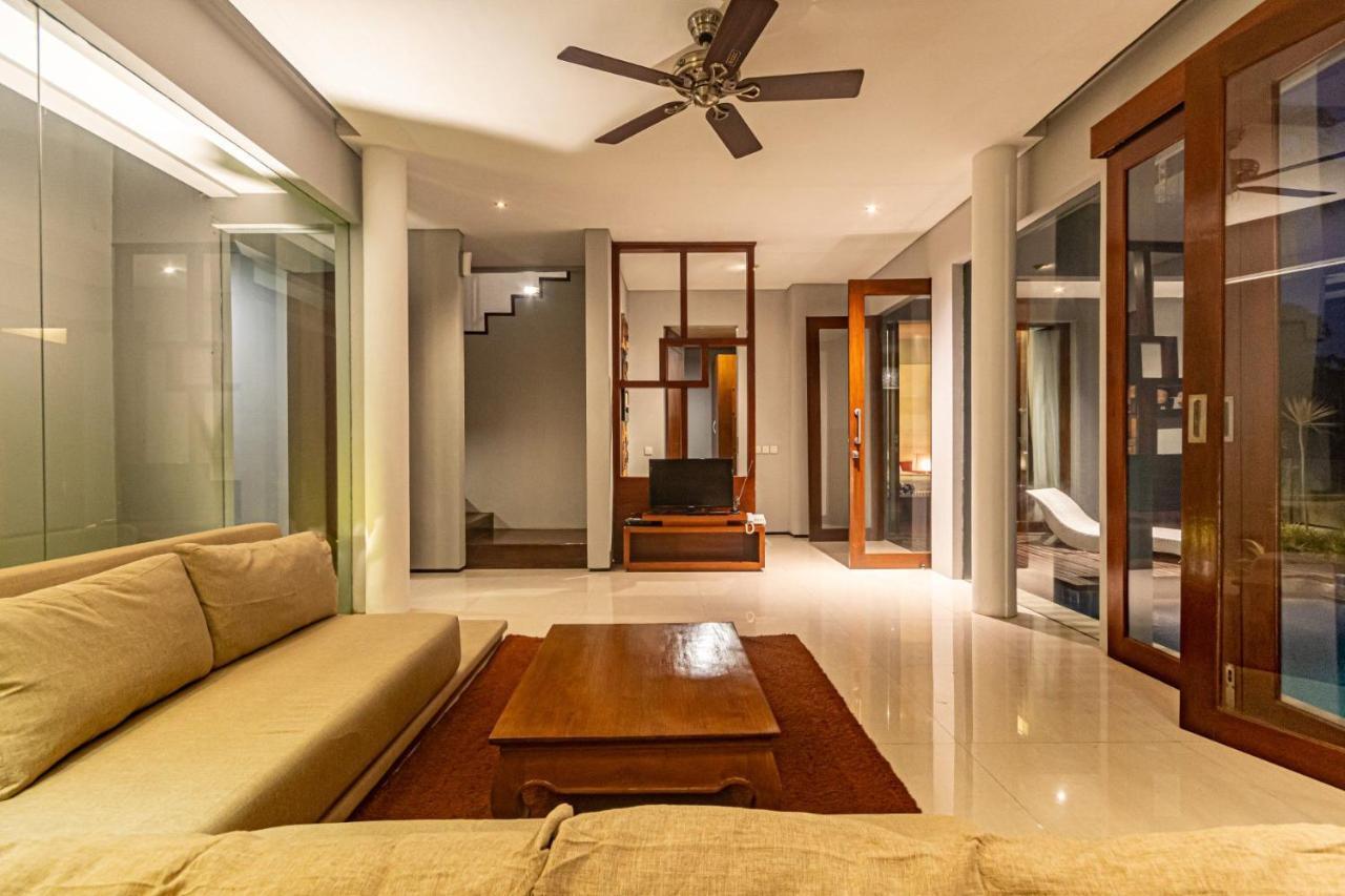 Nitya Loka Villas Kuta  Exterior photo